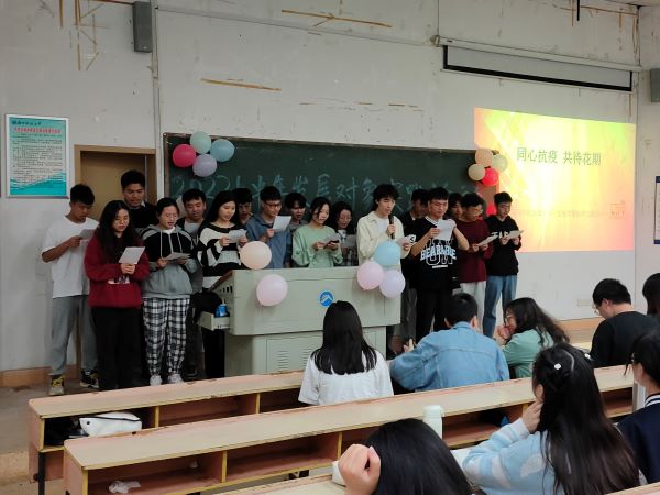 b08b73588dd14003a72cc22559f9392e.jpg 表演2.jpg